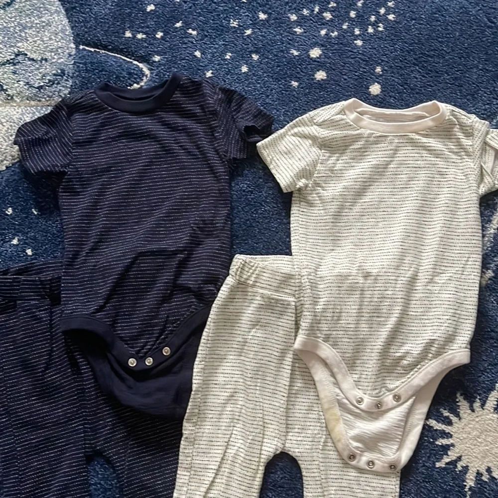 Bundle lot Old Navy Stripe Outfits 6-12 months - Picture 2 of 3